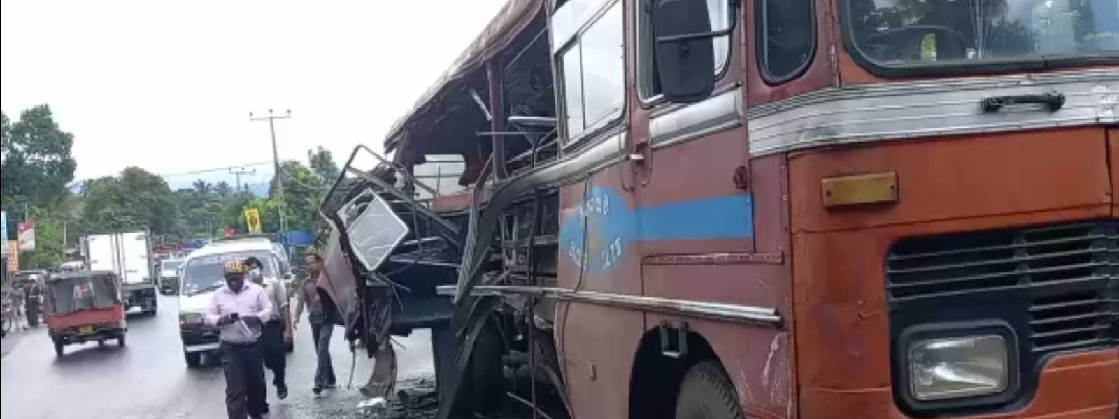 මාවනැල්ලේ බස් අනතුරකින් 30ක් රෝහලේ